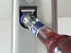 Deschizator multiplu CASO D10 cu carcasa din otel inoxidabil de inalta calitate, utilizare versatila ca deschizator de sticle, ascutitor de cutite, deschizator de conserve, incl. cablu practic de tragere, suport magnetic pentru capac, motor puternic - Img 2