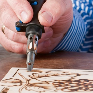 Dremel 2000 VersaTip Set Lampa de lipit multifunctionala cu 7 accesorii - Img 8
