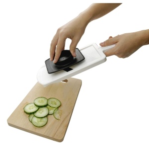 Feliator gros/subtire Fackelmann cu suport pentru resturi - feliator de legume cu lama din otel inoxidabil pe doua fete - feliator de legume de inalta calitate (culoare: alb/negru), cantitate: 1 bucata - Img 7