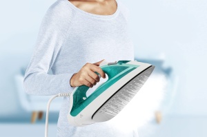 Fier de calcat cu abur Tefal FV1710 Virtuo | 1800 wati | 80 g/min explozie de abur | 20 g/min abur continuu | declansator ergonomic cu abur | Talpa antiaderenta | netezire verticala cu abur | Alb/Turcoaz - Img 7