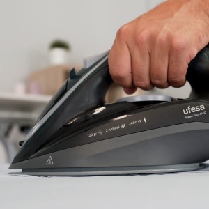 Fier de calcat cu abur Ufesa Steam Tech 2400, W, Steam Burst, Max. 120 g, Constant 0 - 30 g/min, Talpa ceramica, Sistem dublu anti-calcar, Anti-picurare, Negru, Exclusiv - Img 3