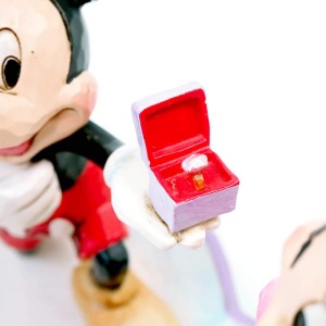 Figurina Disney Traditions A Magical Moment, Jim Shore, hand-painted, din rasina - Img 2