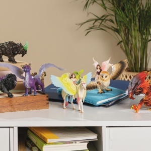 Figurina Schleich BAYALA Surah cu Pegasus Stralucitor, 3 Piese, pentru Copii de la 5 Ani - Img 7