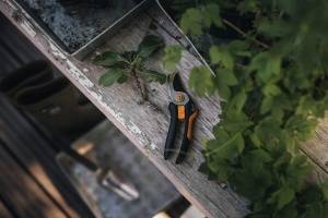 Foarfeca de gradina Fiskars Solid Bypass M, 20.1 cm, inox, negruportocalie - Img 5