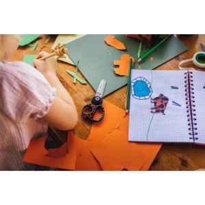 Foarfeca pentru copii Fiskars cu model buburuza, 13 cm, pentru stangaci si dreptaci, rosie - Img 4