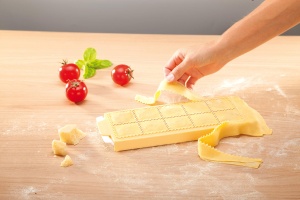 Formator Ravioli Tescoma pentru 10 ravioli, plastic rezistent - Img 7