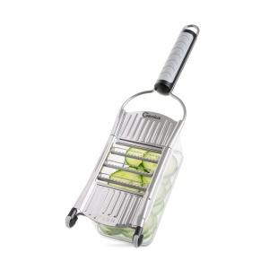 Genius Nicer Dicer Speed Deluxe Set 13 piese Feliator manual V-Slicer - Feliator manual reglabil cu lama in V din otel inoxidabil - Feliator de legume Feliator de legume cu taietor de juliene, argintiu - Img 9