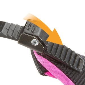 Hamul ergonomic pentru caini Ferplast AGILA Fluo 3 potrivire excelenta inchidere cu snur captuseala moale A B 37 57 cm 15 mm Roz - Img 4