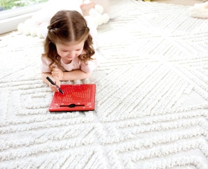 Hape Mini Tablita Magnetica Rosie pentru Copii Joc Creativ de Calatorie - Img 3