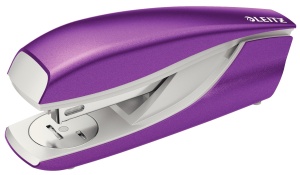 Heftuitor metalic Leitz WOW 30 coli, violet, cu 200 agrafe, model 55021062