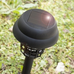 Lampa Anti Tantari Innovagoods cu Alimentare Solara, Design Modern, Multifunctionala - Img 6
