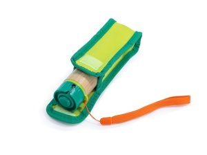 Lanterna portabila Hape din bambus si plastic vegetal, fara baterii, pentru copii de la 4 ani - Img 3