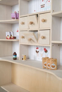 Magazin de jucarie din lemn Kaufladen Cafe Shop, cu accesorii si casa de marcat - Img 2