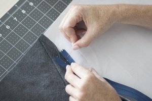 Matte de taiere Fiskars A2, 45 cm x 60 cm, auto-vindecare, grinegru - Img 8