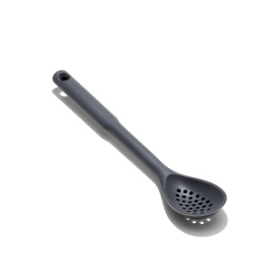 OXO Good Grips Lingura perforata din silicon rezistenta la temperaturi inalte