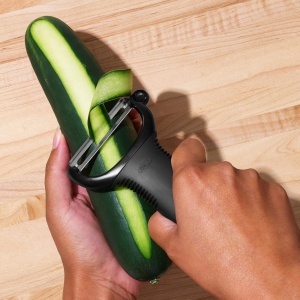 Peeler OXO Good Grips din inox, ergonomic, cu maner antiaderent - Img 2
