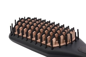 Pensula de indreptat Remington 2in1: Placa de indreptat si perie de par pentru timp redus de coafare (peri acoperiti cu ceramica si antistatici cu capete reci, afisaj digital, 150-230degC) CB7400, Negru - Img 7