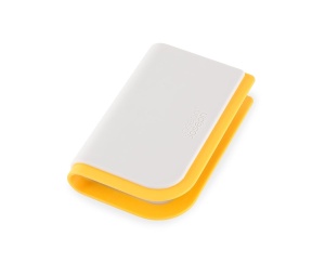 Perie Joseph Joseph CleanTech 3-in-1 pentru curatarea parului de animale de pe textile