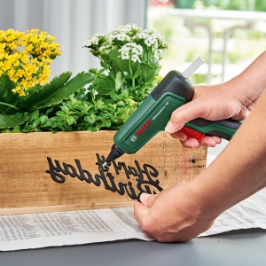 Pistol de lipit fara fir Bosch AdvancedGlue 18V (fara baterie; sistem 18V; 4x betisoare de lipici; Se incalzeste in 90 de secunde; Mod Dual-Temp 130degC - 200degC; in cutie) - Scorul testului: foarte bun (incarcator: sinele este omul) - Img 3