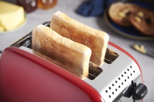 Prajitor de paine Russell Hobbs [pentru 2 felii] Culori Plus otel inoxidabil Rosu (fante de paine prajita foarte largi, inclusiv atasament pentru chifle, 6 niveluri de rumenire + functie de dezghetare, functie lift & look, 1600W) 26554-56 - Img 8