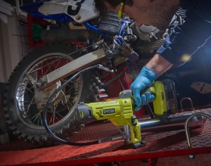 Presa de grasimi RYOBI R18GG-0, 210 gmin, 400g cartuse, fara acumulator - Img 3