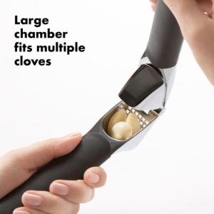 Presator de usturoi OXO Good Grips cu capacitate mare si curatare integrata - Img 4