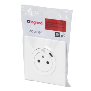 Priza Legrand Dooxie 95016 cu incarcator USB-C montaj aplicat culoare alba - Img 2