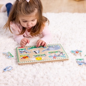 Puzzle din lemn Melissa Doug Zootiere cu sunete 8 piese pentru copii 2 - Img 5