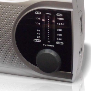 Radio portabil HAEGER Surround AMFM cu antena telescopica si maner retractabil - Img 2