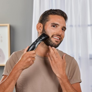 Remington Beard Trimmer Men [auto-ascutire. Lame ceramice / 0,4-18 mm] Set de tuns barba (cadran cu 9 setari de lungime de la 1,5 mm, retea / baterie, indicator de incarcare LED, aparat de tuns par lung) MB320C - Img 8