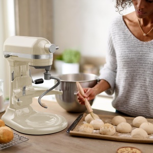 Robot de bucatarie KitchenAid Artisan, 5.6L, 11 viteze, negru mat - Img 2