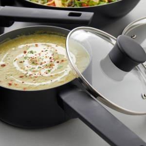 Russell Hobbs RH02839EU7 Cratita antiaderenta de 16 cm - Oala cu inductie, capac din sticla securizata si iesire de abur, performanta ridicata, usor de curatat, fara ulei, maner moale la atingere, garantie de 5 ani, colectia Shield - Img 7