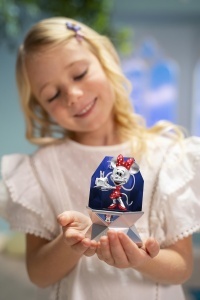 Sculptura Disney 100 Ani - Figurina cu Accesorii si Scene, Serie 2 - Img 4