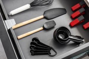 Set de accesorii pentru mixer KitchenAid 11 piese Onyx Black rezistent la temperaturi ridicate - Img 4