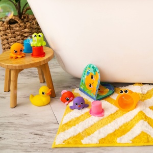 Set de baie de 15 piese Bright Starts, Splash, Splash Baby - carte impermeabila, ratuste de cauciuc, jucarii pentru animale de companie si cani de stivuire, unisex, 6 luni+ - Img 9