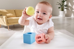 Set Jucarii Hape Geometric Rattle - Dezvoltare Senzoriala si Motorie pentru Bebelusi 0 Luni - Img 5