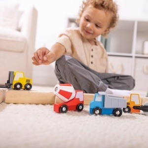 Set vehicule de constructii din lemn Melissa Doug, 7 piese, multicolor - Img 5