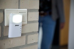 Sonerie wireless Alecto ADB-19, cu blitz, IP44, 30m raza, 36 melodii, alba - Img 2