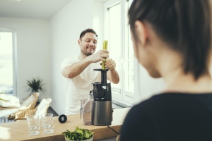 Storcator lent SEVERIN - storcator pentru suc, sorbet, inghetata, gem si multe altele, storcator electric din otel inoxidabil, usor de curatat datorita conceptului Easy-Clean, recipient de colectare de 1L, 150 wati, ES 3571 - Img 7
