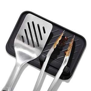 Suport din silicon pentru ustensile grill OXO Good Grips, rezistent la caldura, negru - Img 10