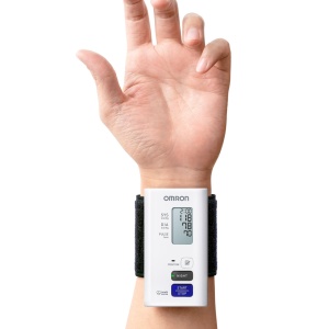 Tensiometru OMRON NightView la incheietura mainii, masurare validata clinic, silentioasa si convenabila, cu functie de masurare automata pe timp de noapte (dupa 4 ore, la 2 si 4 dimineata), aplicatie gratuita pentru smartphone - Img 3
