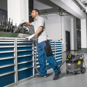 Aspirator umed/uscat Karcher NT 30/1 Tact L, putere: max. 1380 W, recipient din plastic: 30 l, furtun de aspirare 2,5 m, incl. filtru plisat plat PES, sac filtrant din lana, duza pentru podea si crapaturi - Img 5