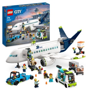 Avion de Pasageri LEGO 60367, 47 cm, cu 9 Minifigurine si Vehicule Aeroportuare - Img 1