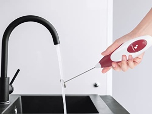 BEPER 90.349 Bagheta pentru spumant de lapte, Spumant de lapte electric - cu suport din otel inoxidabil 15-20s, Spumant de lapte cu baterii pentru cafea, latte, cappuccino, ciocolata calda si rece - Img 10