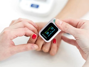 BEPER P303MED050 pulsoximetru, oximetru, pulsoximetru pentru saturatie de oxigen (SpO2), puls (PR), afisaj LED, alimentat cu baterie, curea de transport inclusa - Img 14