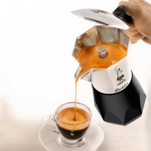 Bialetti New Brikka 2023, oala Moka, singurul aparat de cafea pe aragaz capabil sa faca un espresso bogat in crema, 2 cani, aluminiu - Img 2