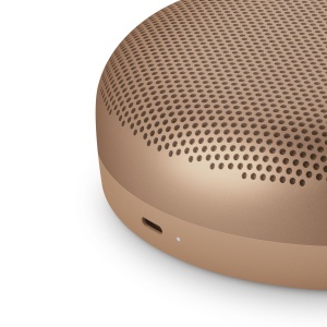 Boxa Bluetooth Bang Olufsen Beosound A1 (3. Gen) - Culoare Honey Tone, IP67, 24 Ore Autonomie - Img 5