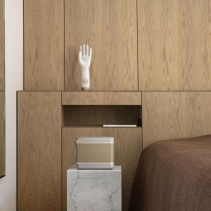Boxa portabila Bang Olufsen Beolit 20 Grey Mist Bluetooth sunet 360deg si functie Qi - Img 5