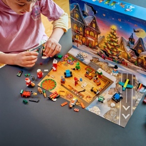 Calendare de Advent LEGO City 2026 60510 24 surprize, 252 piese - Img 6