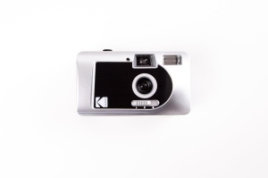 Camera video Kodak S-88, 35 mm, motorizata, design elegant, argintieneagra - Img 7
